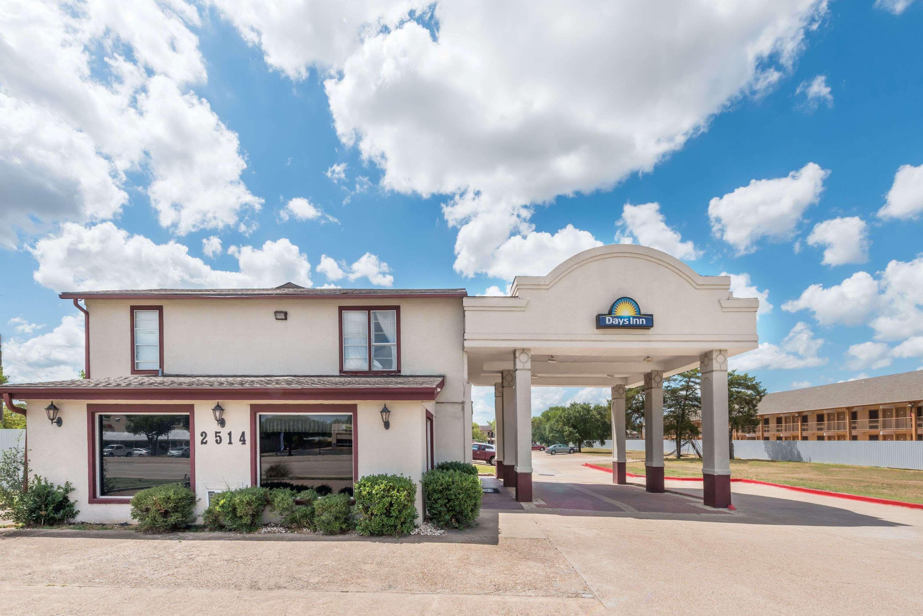 Days Inn By Wyndham Bryan College Station Exterior photo